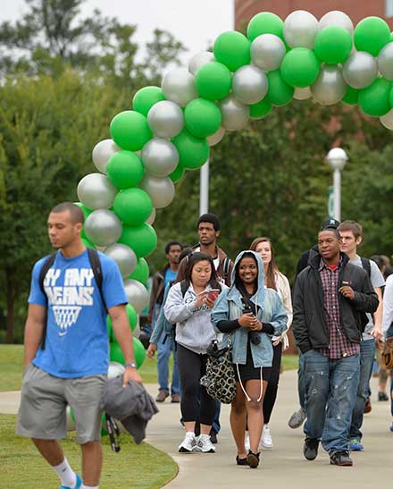 Amid celebratory balloon arches and raindrops, nearly 10,000 students began their first day of fall semester classes today at Georgia Gwinnett College.