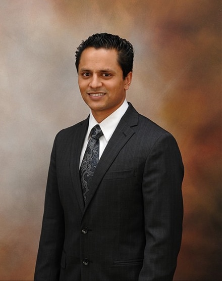 Takki A. Momin, MD, Vascular and Endovascular Surgeon  Diplomate, The American Board of Surgery