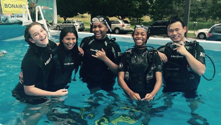 What’s It Like To Be A Tennessee Aquarium Volunteer Diver?