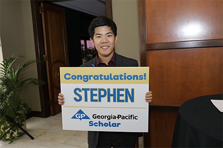 Brookwood High School graduate Stephen An has won an $8,000 college scholarship from Georgia-Pacific. He will attend the University of Georgia in the fall.
