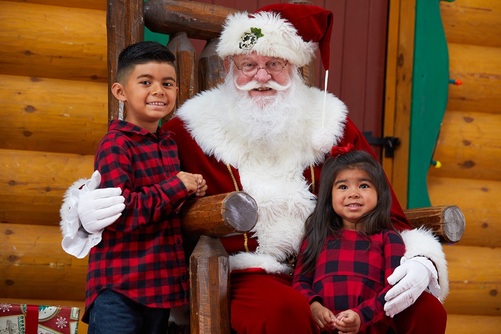 Santa’s Wonderland returns to Bass Pro Shops and Cabela’s with FREE photos with Santa